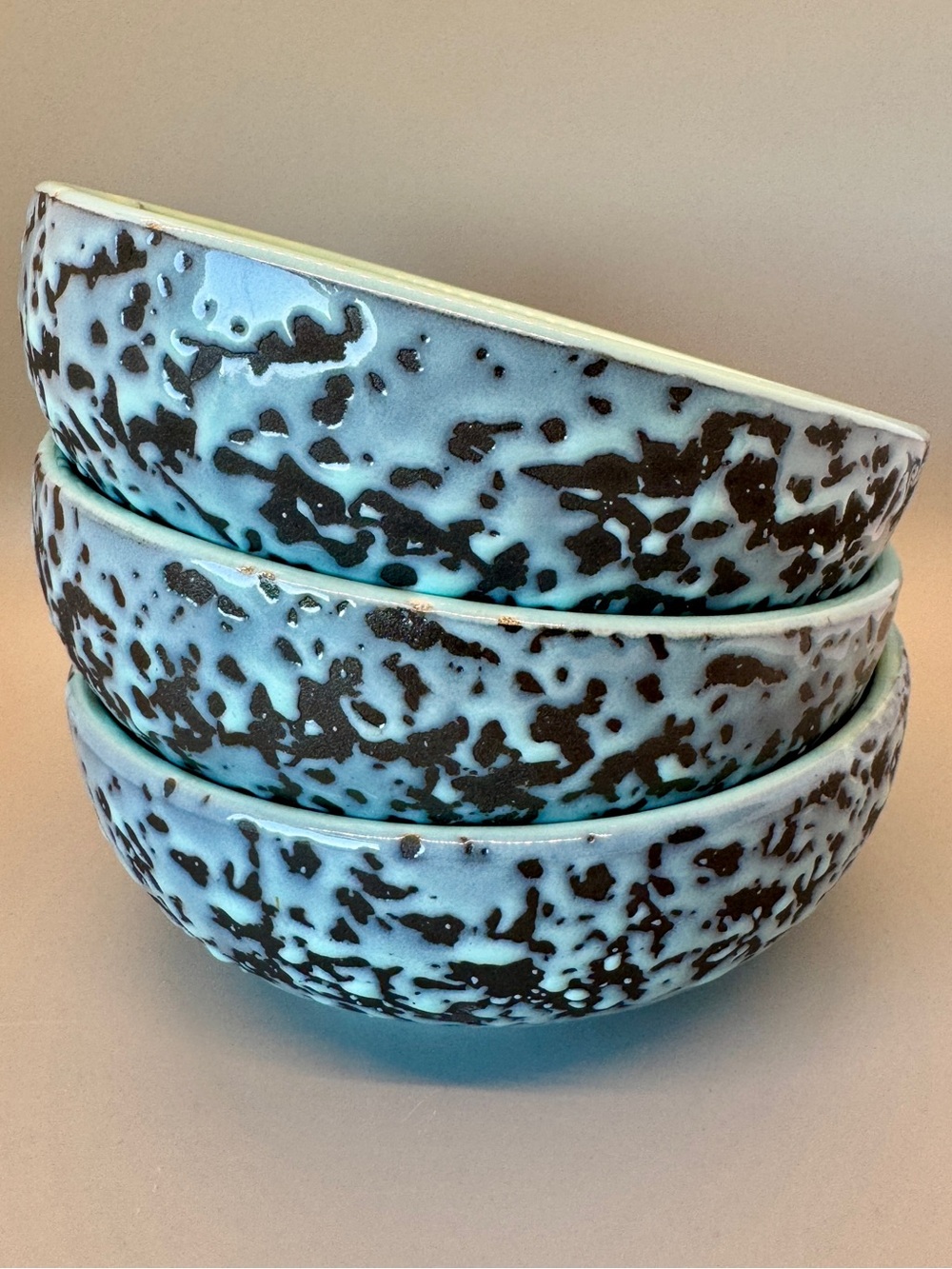 Lot of 3 EUC Vintage McCoy Pottery cereal bowls w/brocade style glaze